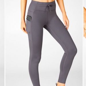 Fabletics Mid Rise Ultracool Shine Panel 7/8 legging